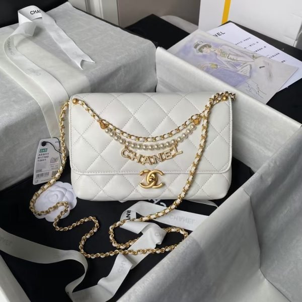 Chanel AS5011 Flap Bag Shiny Lambskin Imitation Pearls & Gold-Tone Metal White AS5011 u767d product photo 1