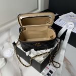 Chanel AP3940 Lambskin Cosmetic Bag Shiny Lambskin Enamel & Gold Metal Black AP3940 u9ed1u827 product photo 6