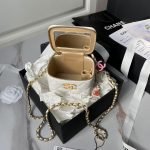 Chanel AP3941 Mini Vanity Case Lambskin Enamel & Gold-Tone Metal White AP3941 u767du8272 product photo 4