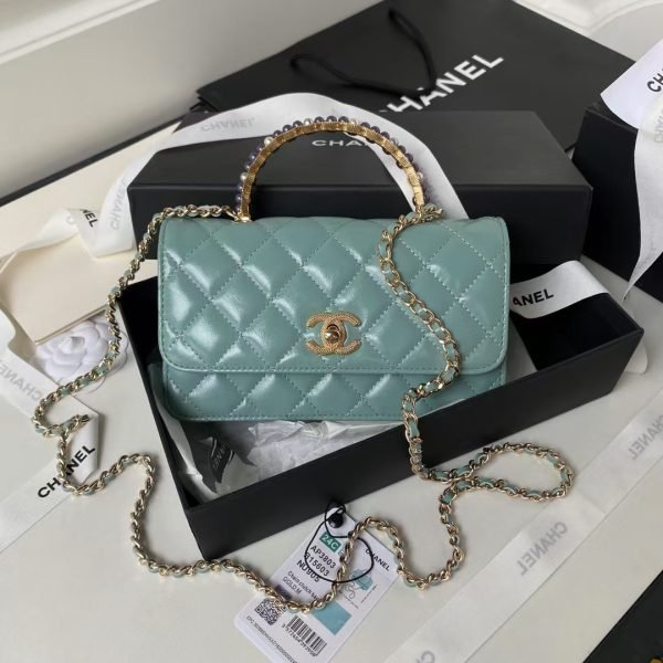 Chanel 24P AP3803 Shiny Crinkled Lambskin Chain Clutch Pearl Handle Green