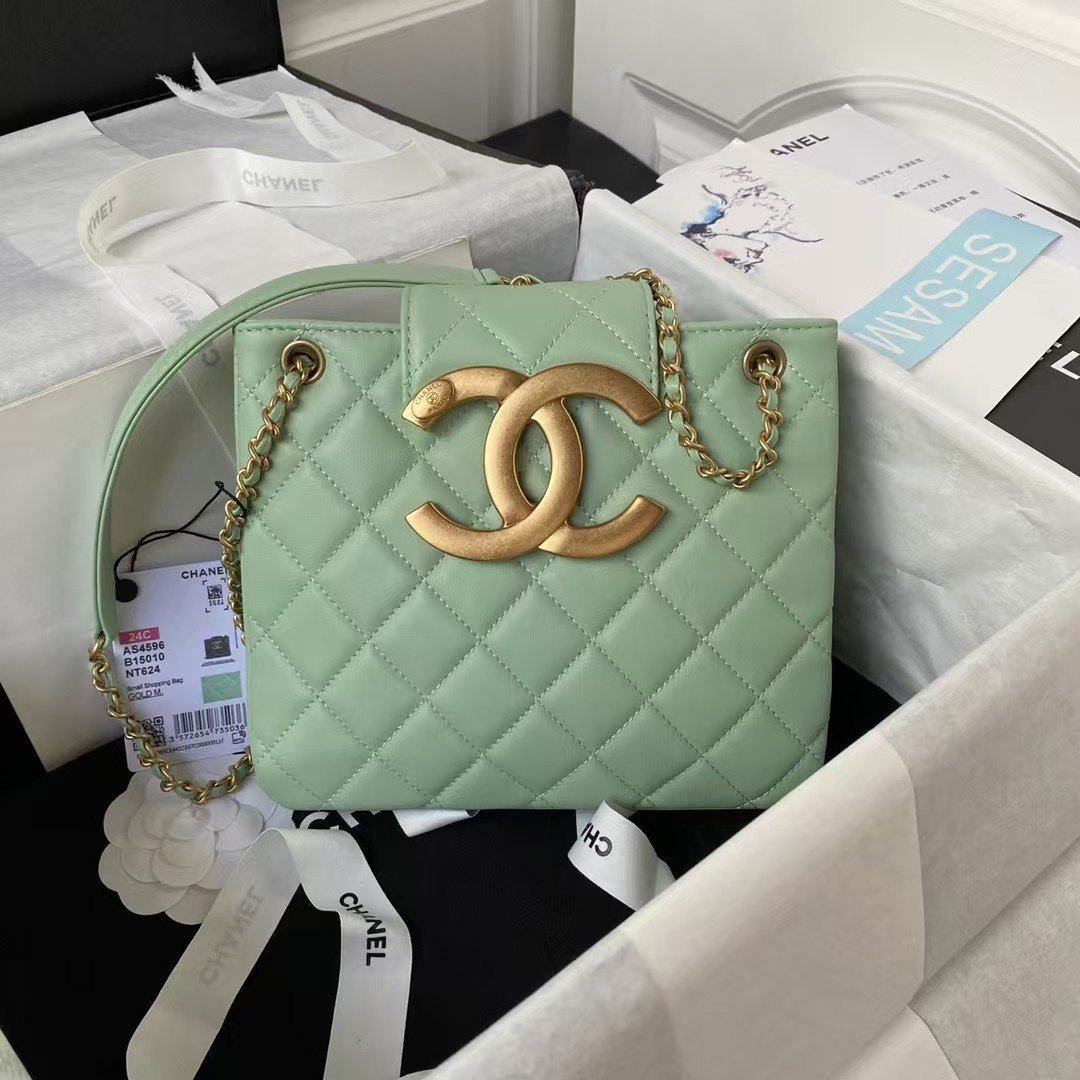Chanel 24C AS4596 Vintage Logo Quilted Lambskin Shoulder Bag Light Green AS4596 u6d45u7effu8 product photo 1