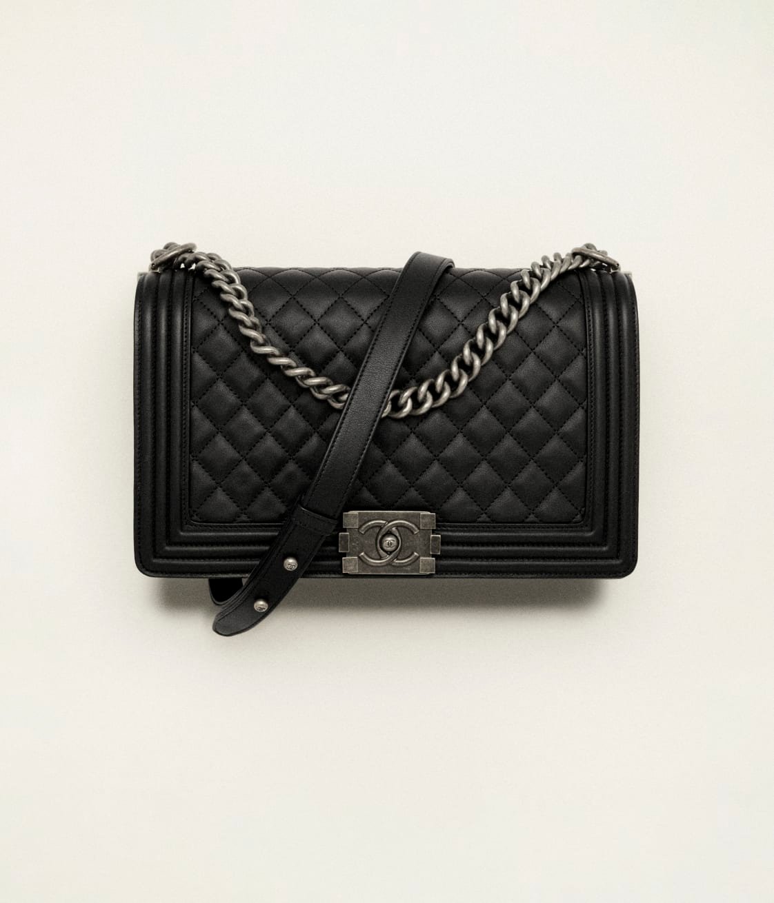 Chanel Large Boy Chanel Handbag A92193 Y09953 94305 product photo 1
