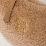 Wander Shearling Hobo Bag With Leather Details 5BP078_2F7T_F098L_V_OOO product photo 6