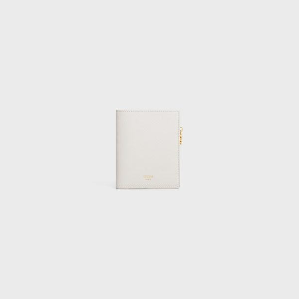 COMPACT WALLET TRIOMPHE CHARMS IN GRAINED CALFSKIN RICE