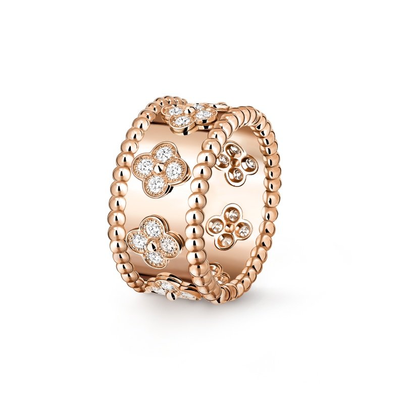 Perlee Clovers Ring, Medium Model VCARO9LN00 product photo 1