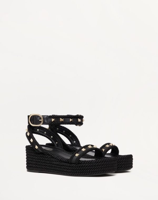 ROCKSTUD FLATFORM SANDAL IN CALFSKIN 45MM