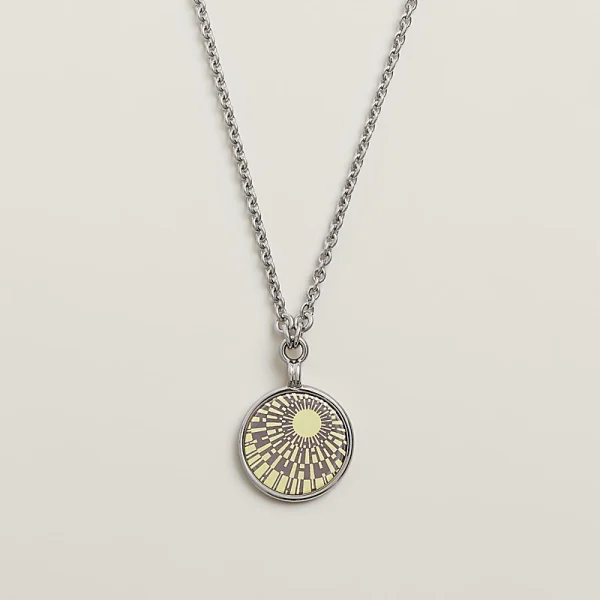 Medaille Op’h Necklace, Small Model H982313FPD2 product photo 1