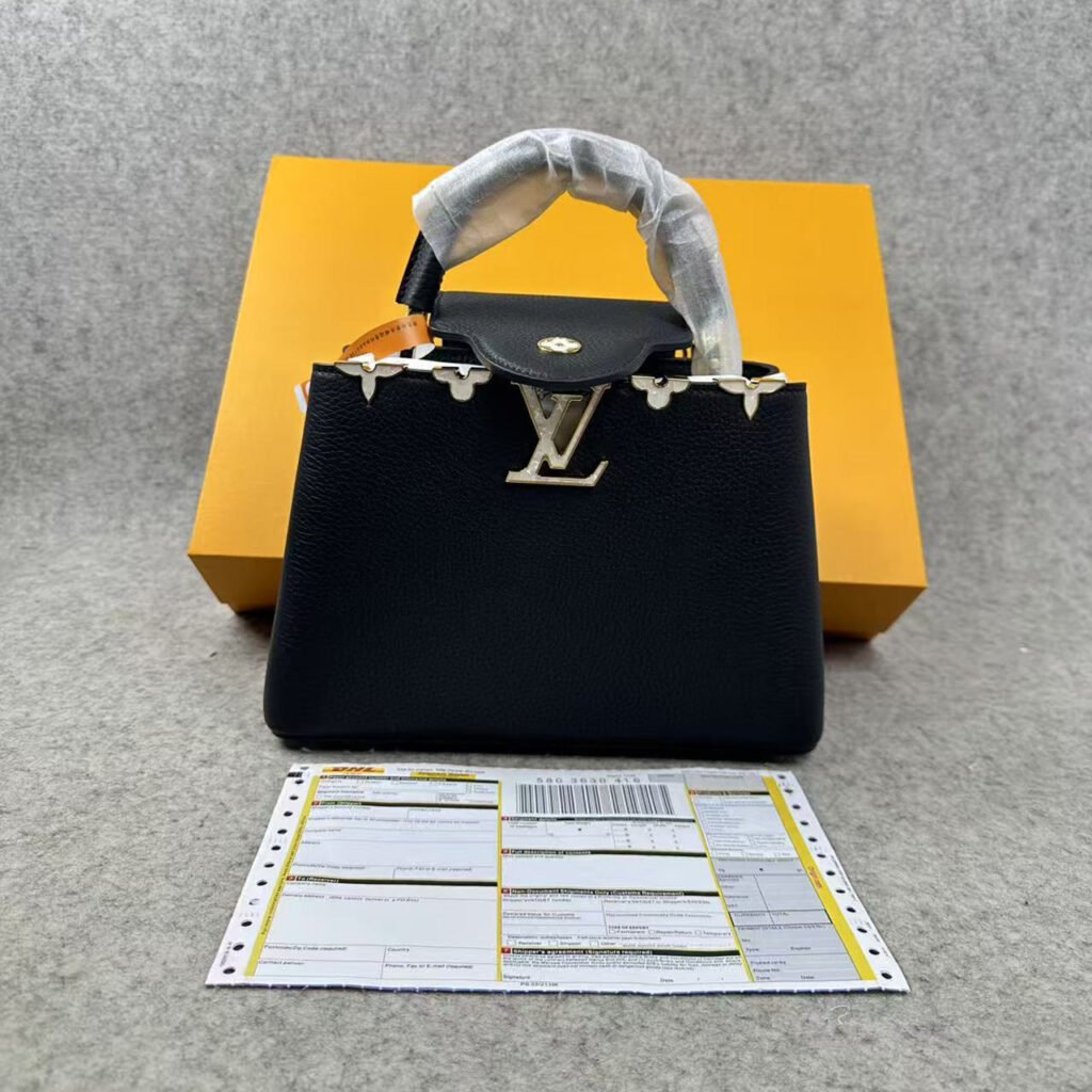 Louis Vuitton Capucines BB M25404 QC Photos
